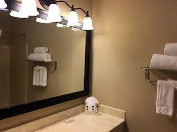Country & By Radisson - Pleasant Prairie 3*