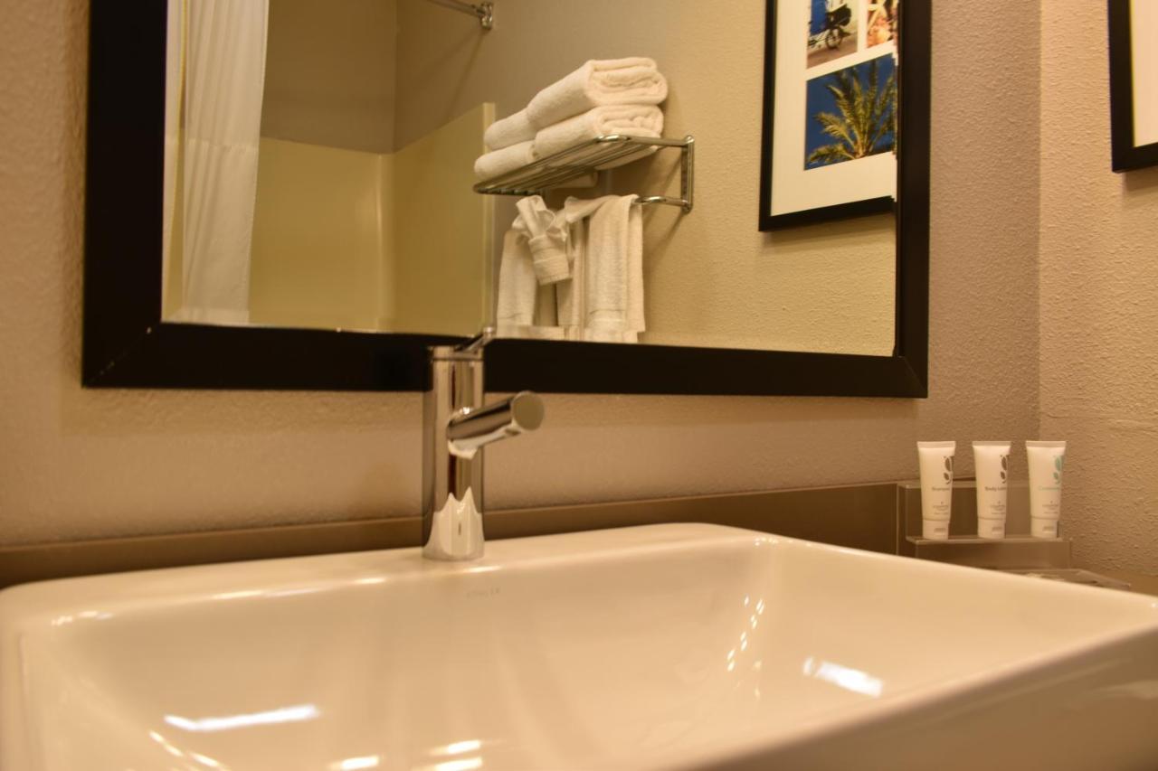 Hotel Country & By Radisson - Pleasant Prairie 3*